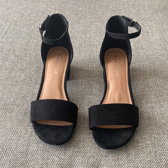 Rampage Black Suede Kitten Heels - Picture 2 of 7